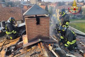 Paura in centro: principio d’incendio in un’abitazione storica