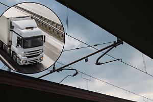 Camion trancia i cavi dell’alta tensione a Cavallermaggiore e paralizza la rete: stop ai treni tra Torino, Cuneo e Savona