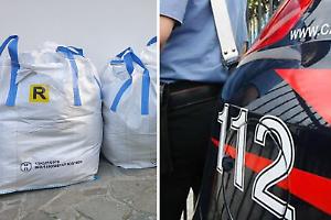 Abbandona quintali di rifiuti speciali per strada e scappa. Fermato un nomade a Settimo Torinese