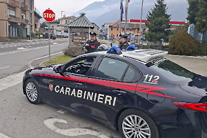 Si mette alla guida nonostante l’Alzheimer, rintracciato dai carabinieri dopo 40 minuti