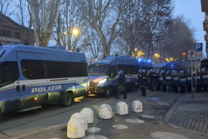 “Ci addolora la violenza, ma eravamo in 50mila”: Vanchiglia si difende dopo gli scontri