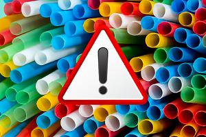 Maxi sequestro in un negozio: 13mila articoli in plastica fuori norma e cosmetici di Carnevale senza indicazioni di sicurezza