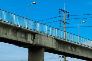 Travolto sul cavalcavia verso l’interporto, morto operaio di 43 anni: il sindacato chiede navette più accessibili