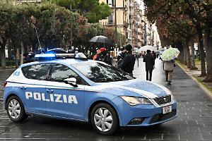 Bardonecchia, controlli della Polizia nei locali: due denunce e un esercizio chiuso per irregolarità
