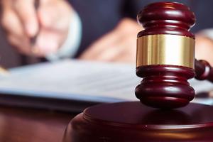 "Chiedo perdono a mio figlio": in aula il padre che lo uccise per difendere la moglie