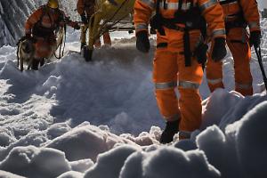Groscavallo, otto giovani sfidano la bufera sulle Alpi Graie e tornano all’alba con un ferito
