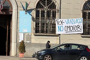 Pinerolo, tensione al convegno di Futuro Nazionale. Vannacci attacca dopo le proteste