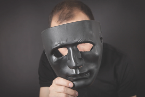 Si ferma al parco giochi e si masturba davanti a due ragazzine: a Ivrea il processo