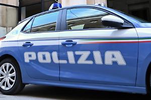 Arsenale nascosto in casa: 30 fucili, 15 pistole e 20mila cartucce