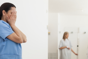 Devastò il reparto psichiatrico dell’ospedale di Ciriè: condannato a un anno