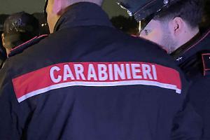 Lite per gelosia finisce nel sangue: accoltellato un giovane, arrestato 21enne