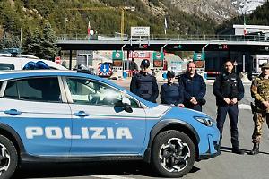 Frejus, stretta ai traffici illeciti: due arresti e un caso di immigrazione clandestina