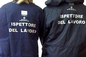 Lavoro nero e locali irregolari a Torino: scattano denunce e chiusure