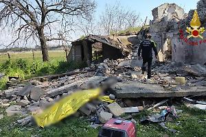 Anarchici, blitz e perquisizioni a Roma: indagini sull’ordigno, possibile obiettivo vicino