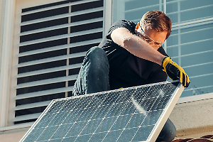 San Benigno illumina il Canavese: energia condivisa, risparmio e solidarietà nella sfida delle CER