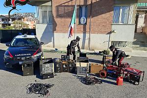 Rave party illegale sul Malone, blitz dei carabinieri a Front: 24 denunciati e impianti sequestrati