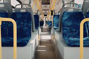 Aggressione sull'autobus, denunciati due minorenni: il video dei passeggeri svela tutto