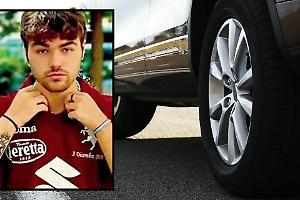 Davide morto in via Nizza, la svolta: “forse caduto contro l’auto”