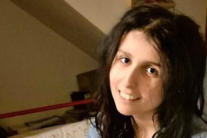 Rebecca vola a Barcellona: la solidarietà apre una strada alla speranza