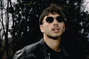 Dennis annuncia “Mi piaci tu”: il ritorno del cantante di Settimo Torinese tra pop e nuove emozioni