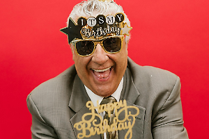 Cent’anni tra lavoro e famiglia: la festa di nonno Angelo a Leini