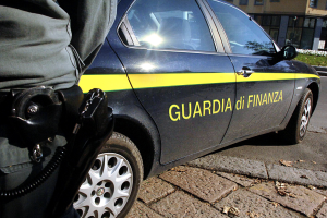 Maxi controlli nei bar durante la Champions: stretta contro lo streaming illegale