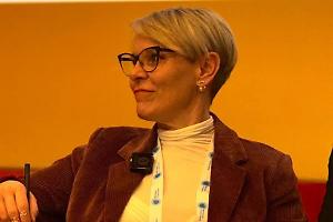 Strambino, sindaca aggredita in strada dopo una precedenza mancata