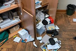 Vandali alla Pastorale Migranti: furti e devastazioni, ferito un volontario (FOTO)