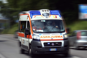 Trovato senza vita sul trattore: ipotesi malore per un agricoltore