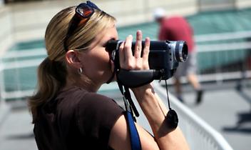 Il bagaglio perfetto per le tue vacanze e il miglior outfit da sfoggiare in aeroporto