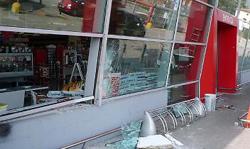 Esplode cassa continua supermercato, bottino 25.000 euro