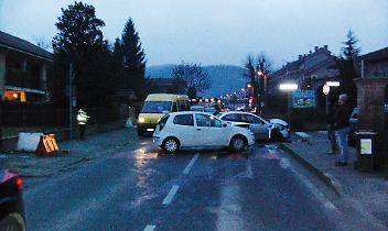 Scontro frontale sulla Sp 122: ore di coda, disagi e polemiche
