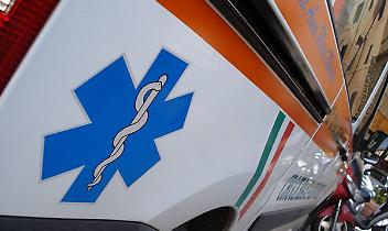 TROFARELLO. Sul tetto del treno per far colpo sulla fidanzata, 16enne sviene