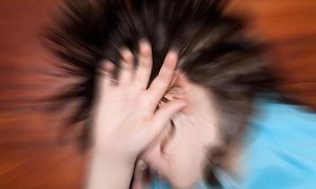 VOLVERA. Picchia i genitori per 50 euro, arrestato 17enne