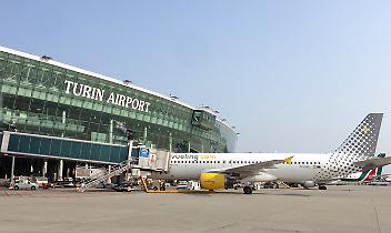 Maltempo all'aeroporto di Genova, voli dirottati verso Torino e Milano