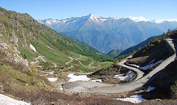 FENESTRELLE. Ultimi ritocchi a Fenestrelle per il passaggio del Giro d’Italia