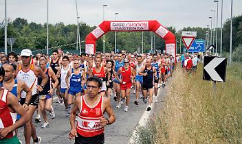 CANDIOLO. Oltre duemila persone di corsa per la ricerca sul cancro