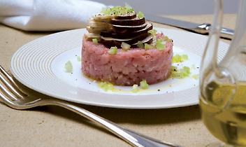 Battuta al coltello di fassone piemontese con funghi porcini