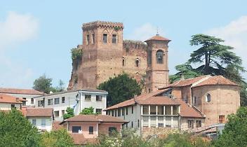 TORINO. Rinasce la Rocca di Arignano, abitata dal fantasma
