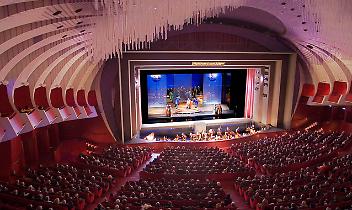 Un concerto per chi non ha più voce: il Regio trasforma la musica in un gesto contro la violenza di genere