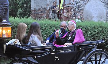 IVREA. San Savino: la sfilata delle carrozze. Le foto