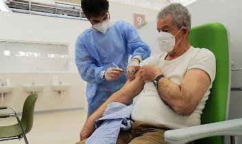 Covid: l’Asl apre cinque hub, ma a fare la 3a e 4a dose non sta andando quasi nessuno