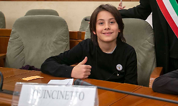 Bambini costruiscono "gentilezza" con i "consigli comunali dei ragazzi"