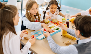 Mense scolastiche sotto controllo a Torino: 1.660 verifiche dal 2023