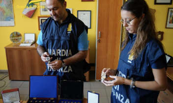 Alcuni dei beni sequestrati alla donna