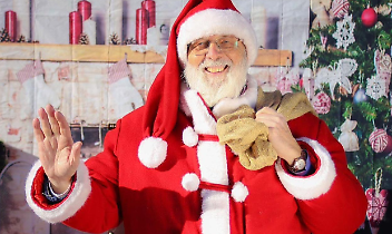 Si accendono di luci del bosco incantato.