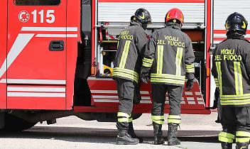 Il vento abbatte un palo della luce a Nichelino: un campanello d'allarme per le infrastrutture pubbliche