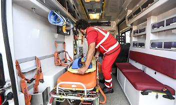 Giovane perde il controllo dell'auto e si schianta a Forno Canavese