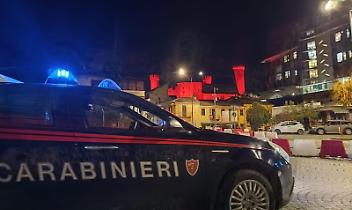 Palpeggia una ragazzina in centro a Chivasso, fermato 25enne nigeriano