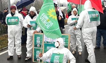 Flash mob a Trino: no al nucleare, sì alla rivoluzione rinnovabile